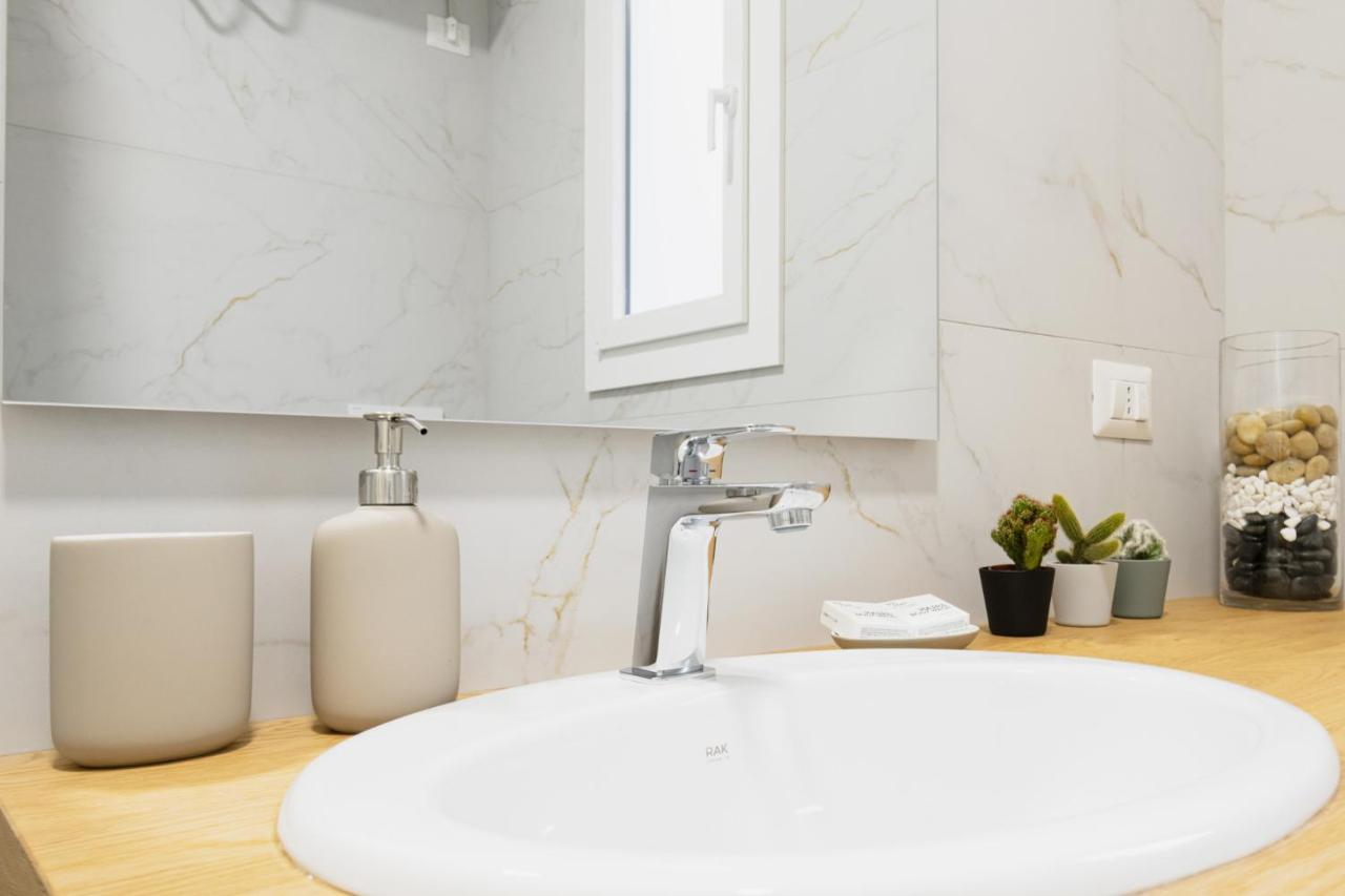 Easylife - Oasi Chic Pochi Passi Dai Navigli Apartment Milan Bagian luar foto